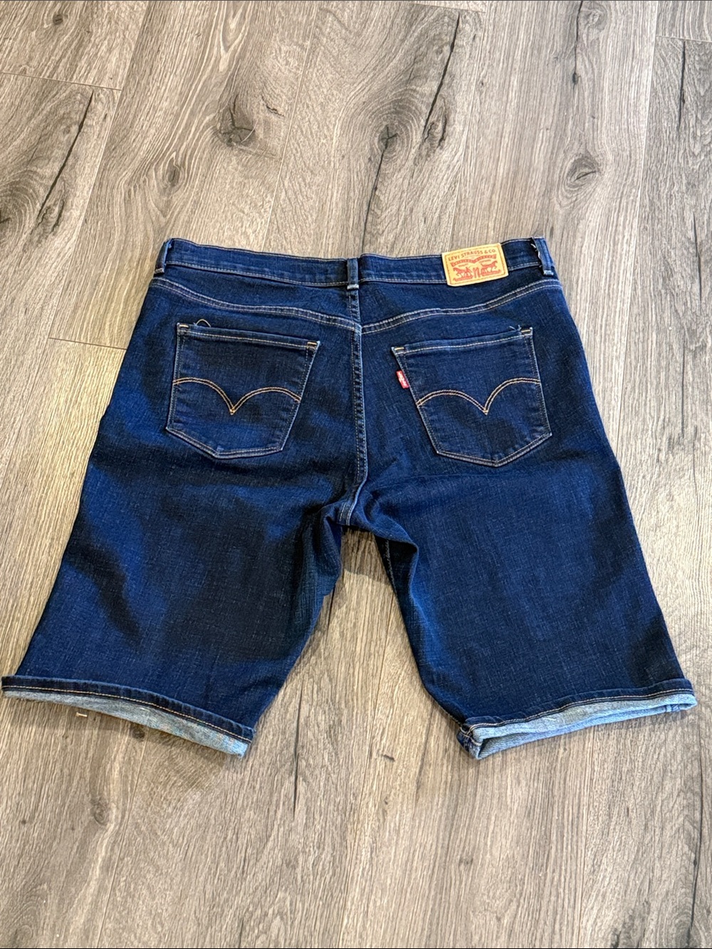 Levi's Bermuda Denim Classic Shorts Summer Springtime Vacation Cruise Versatile